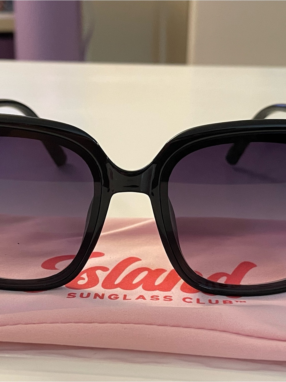 Island Sunglass Club Maui in Black